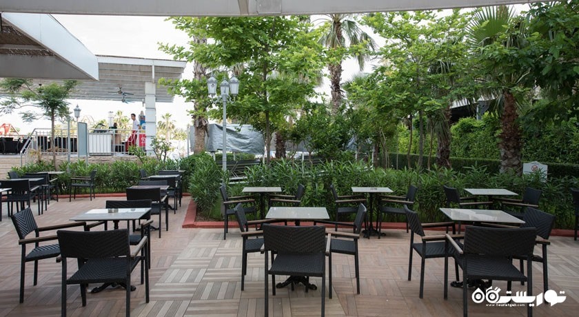 رستوران فضای باز هتل